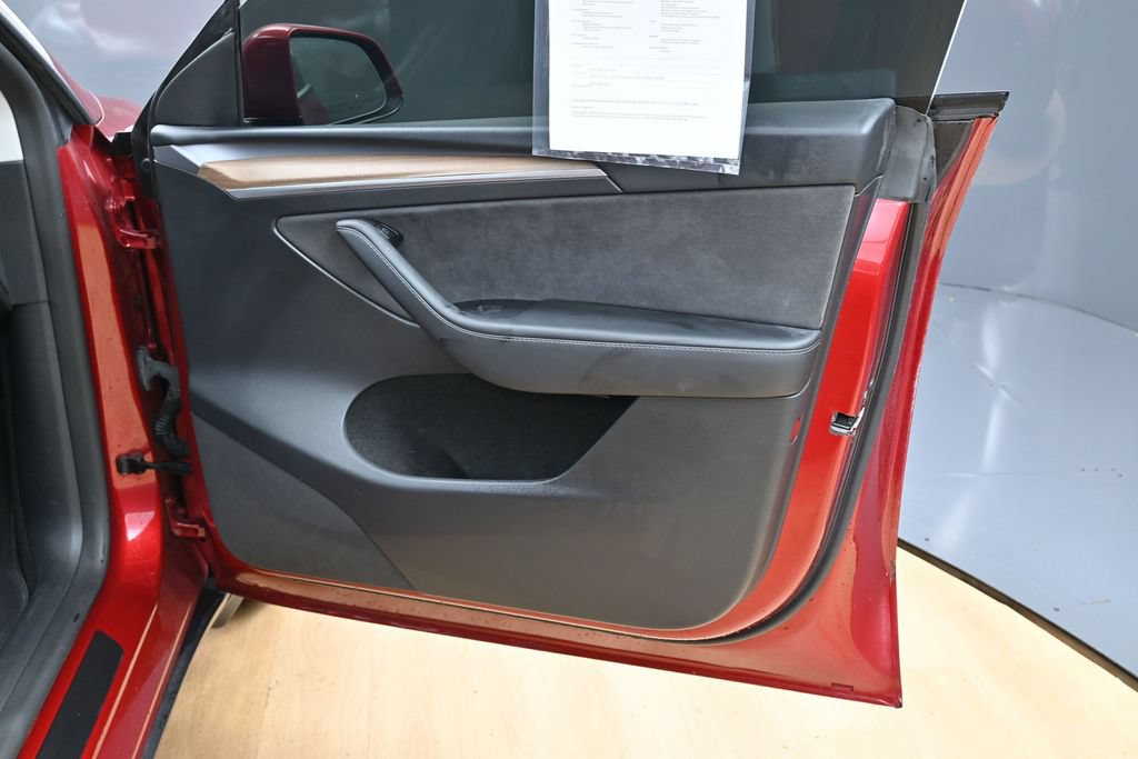 Used 2024 Tesla Model Y Long Range RWD image 38
