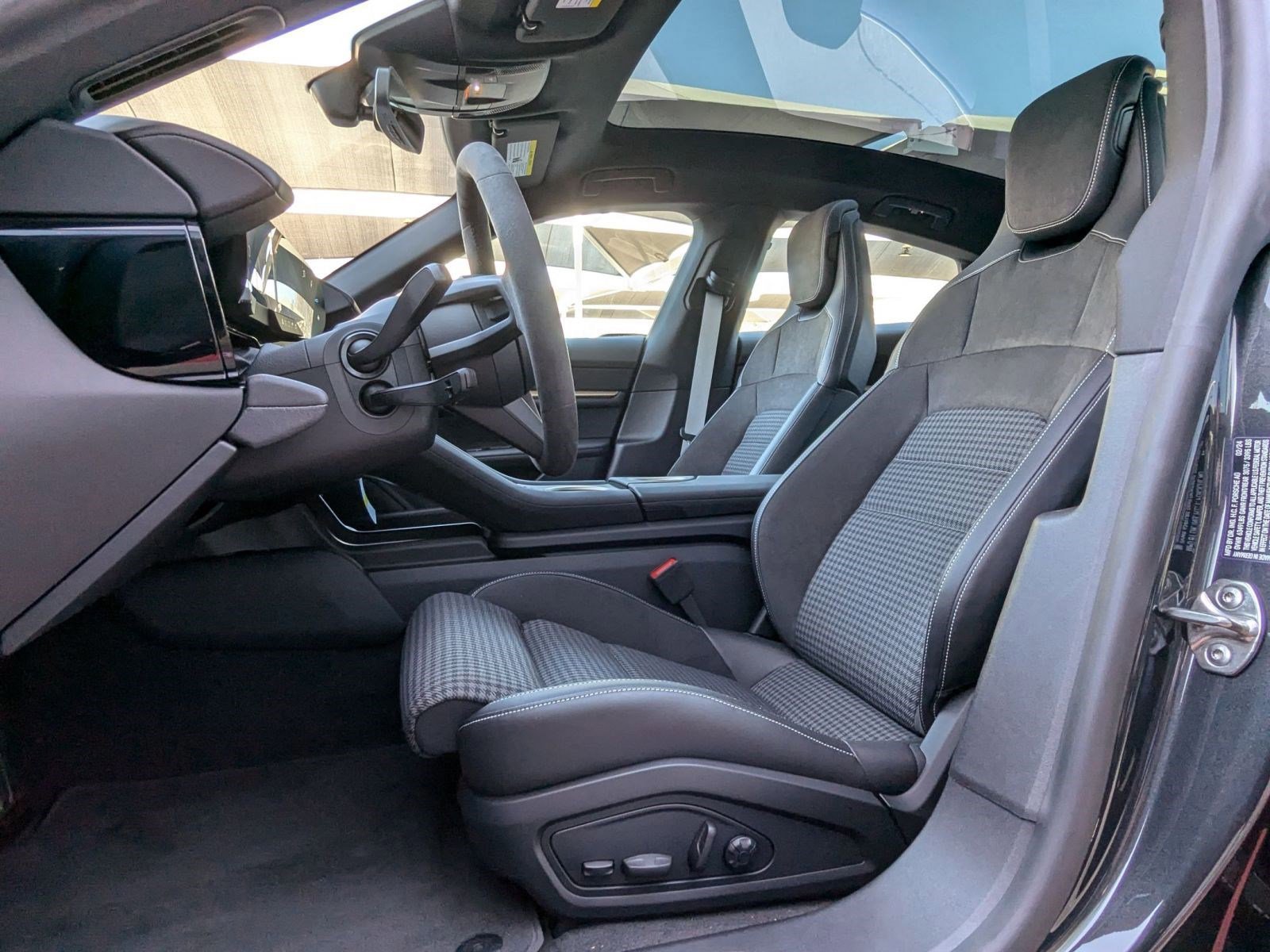 New 2025 Porsche Taycan 4S AWD/4WD image 5