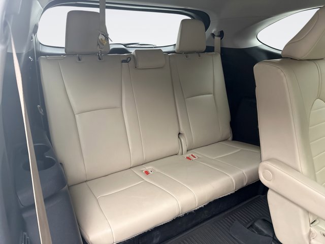 Used 2021 Toyota Highlander XLE AWD/4WD image 21