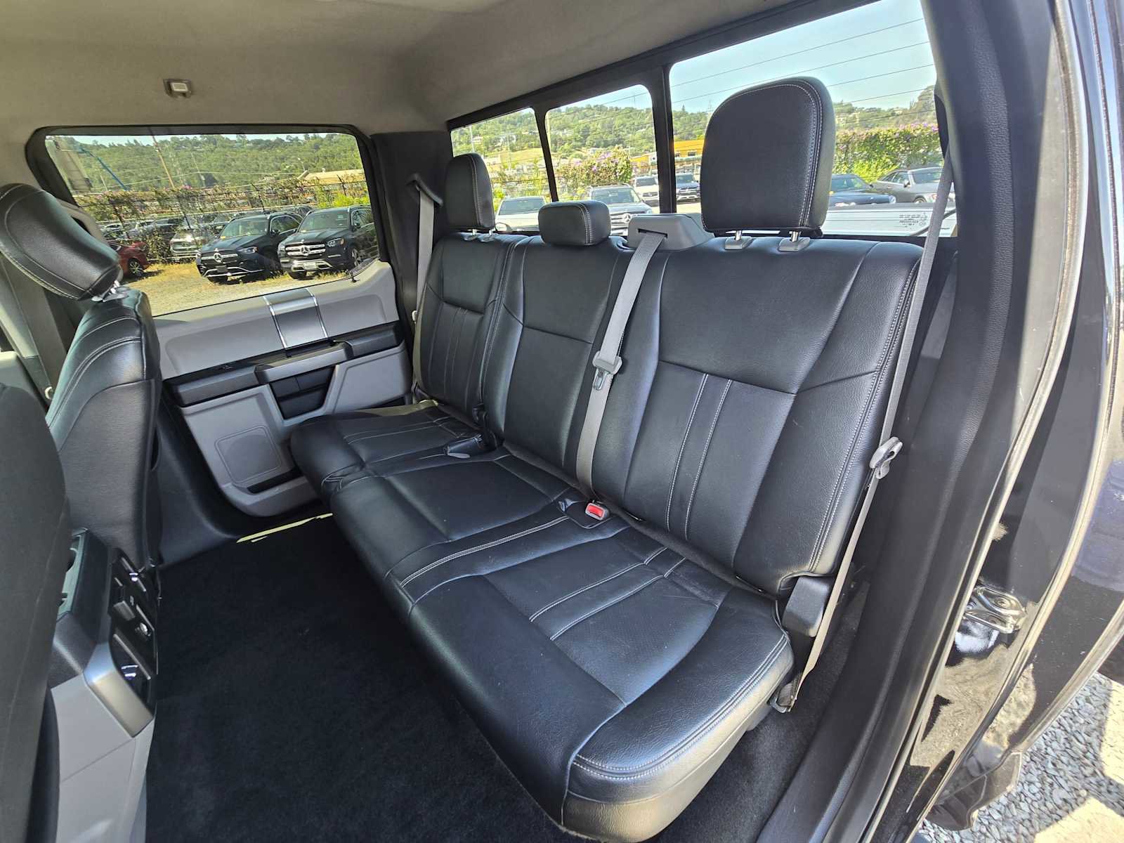 Used 2017 Ford F250 XLT w/ XLT Premium Package AWD/4WD image 19