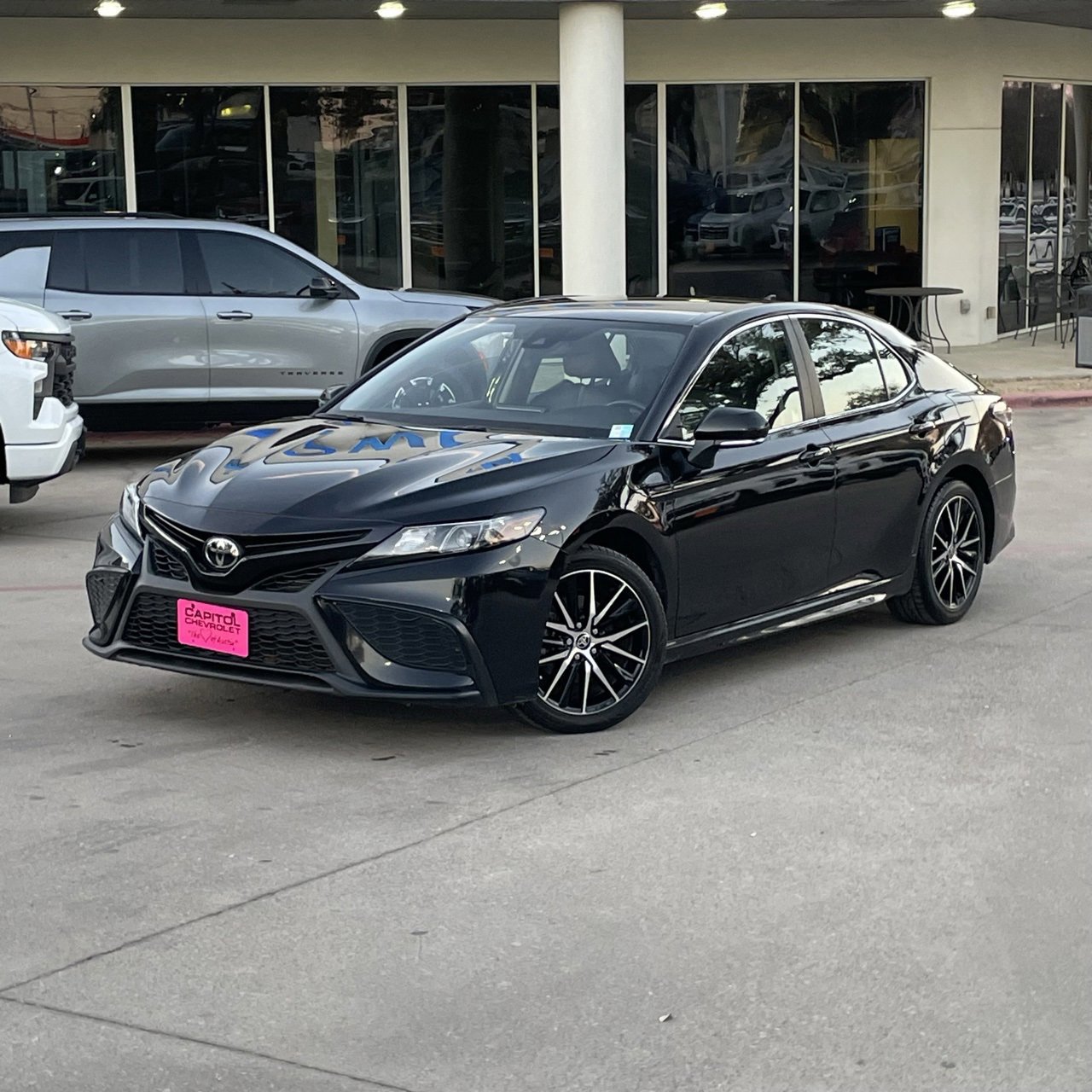 Used 2024 Toyota Camry SE image 10