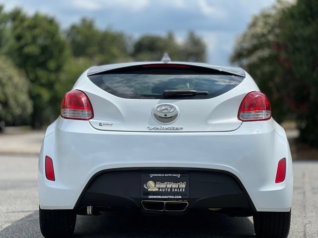 Used 2017 Hyundai Veloster FWD image 6