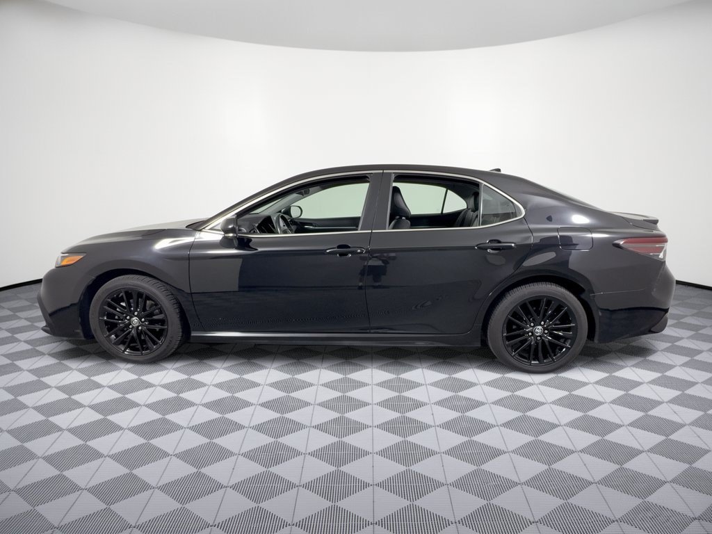 Used 2024 Toyota Camry SE FWD image 2