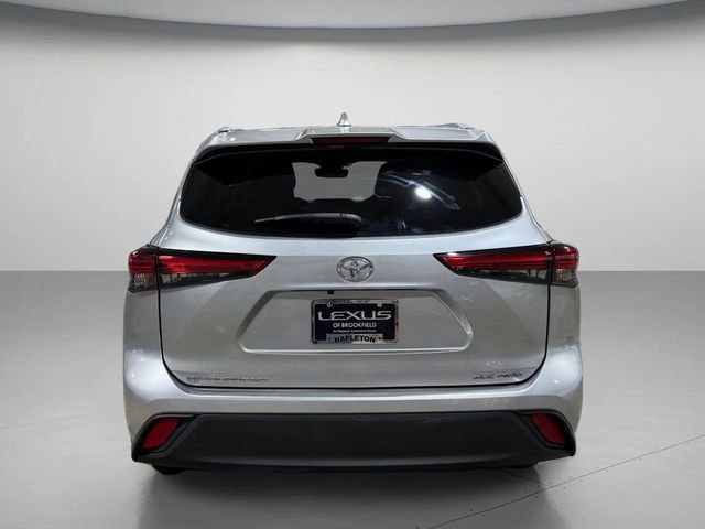 Used 2023 Toyota Highlander XLE image 4