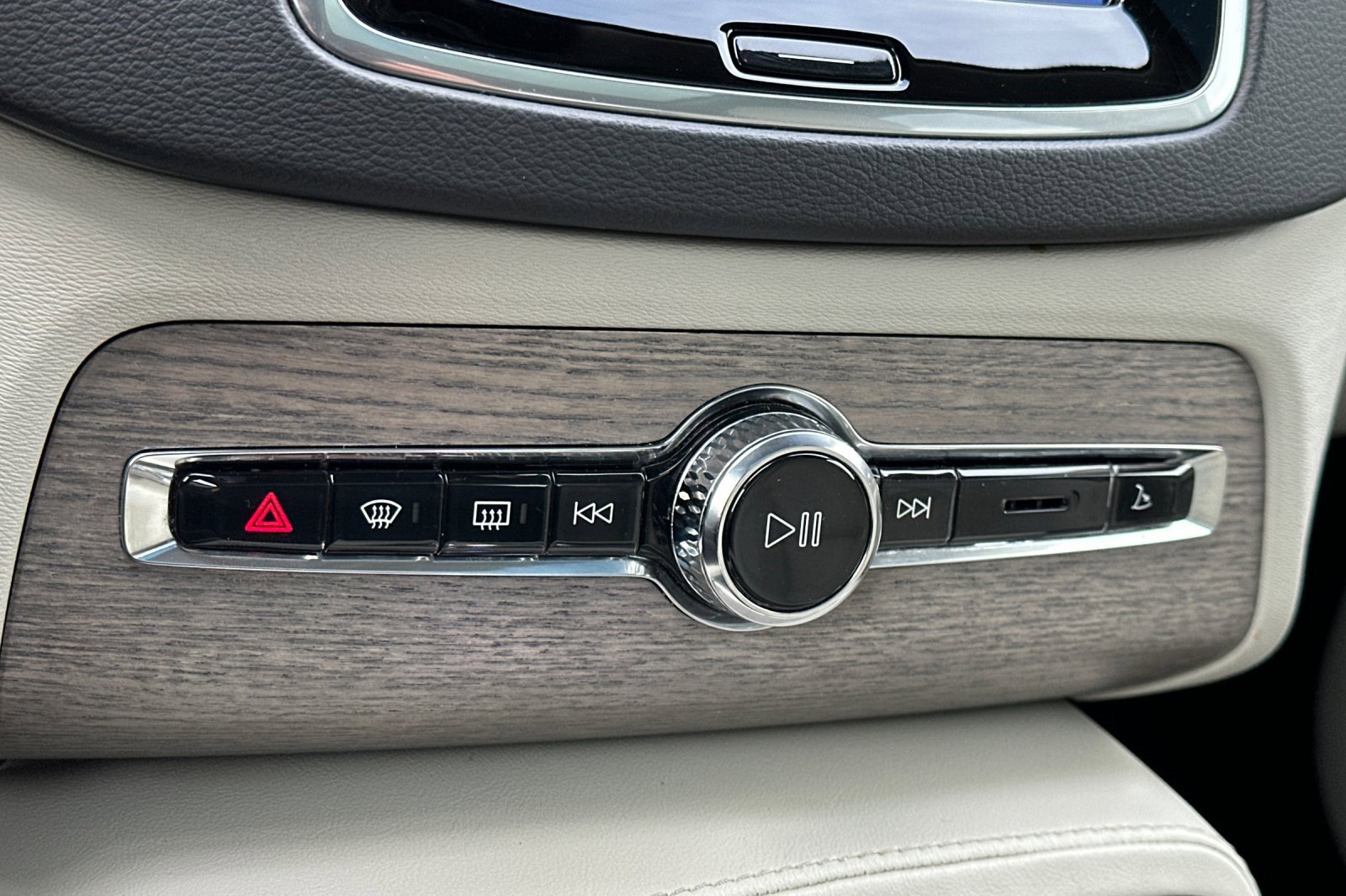 Used 2023 Volvo XC90 T8 Ultimate image 25