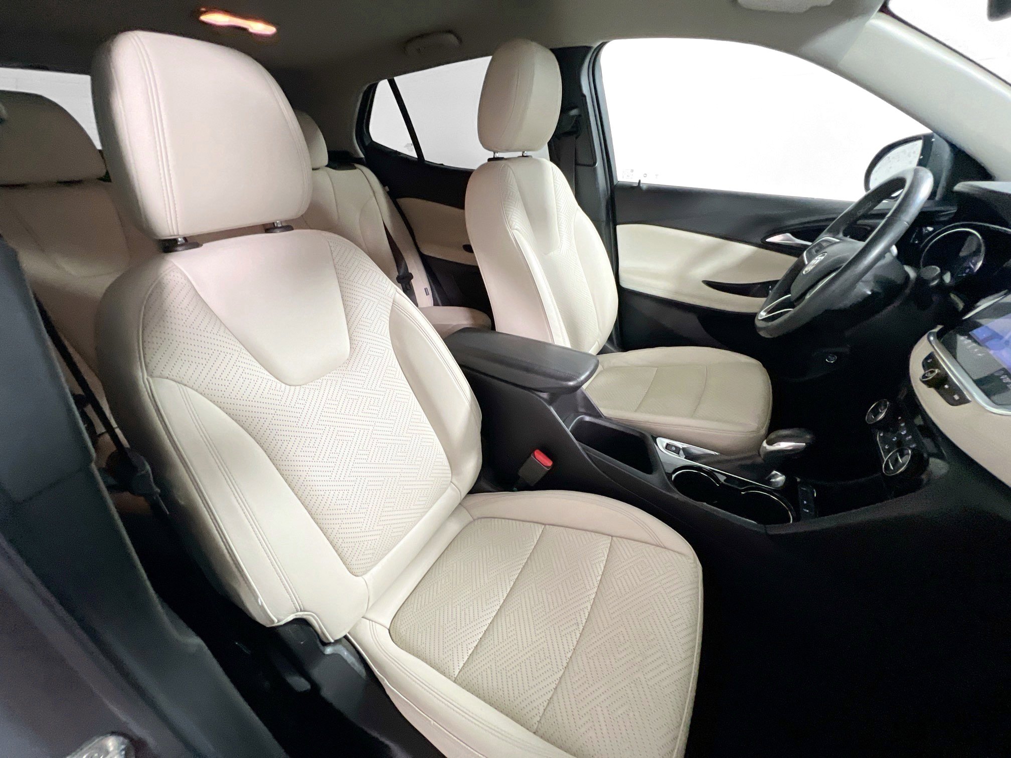 Used 2020 Buick Encore GX Essence w/ Advanced Technology Package image 31