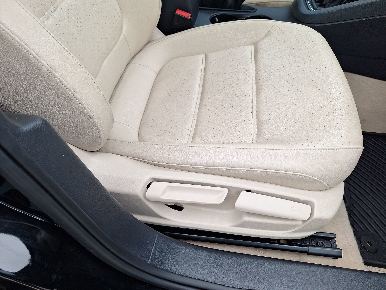 Used 2015 Volkswagen Jetta SE FWD image 32