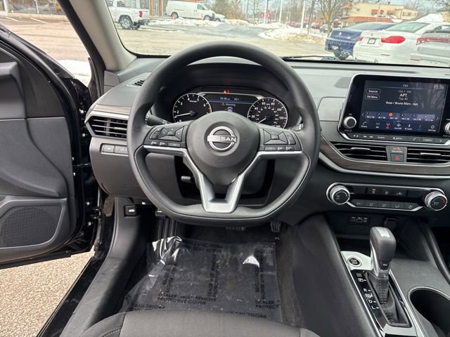 Used 2025 Nissan Altima 2.5 SV image 30