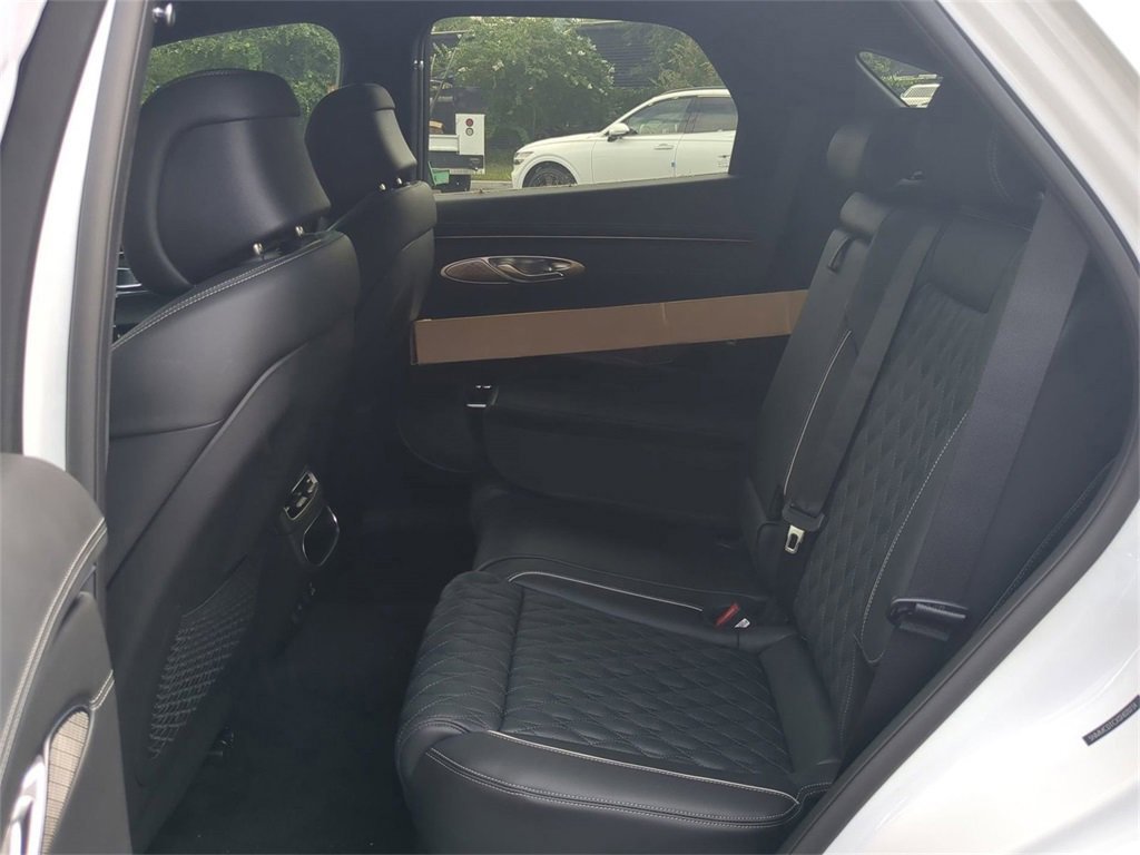 Used 2025 Genesis GV70 3.5T Sport w/ Sport Advanced Package image 13