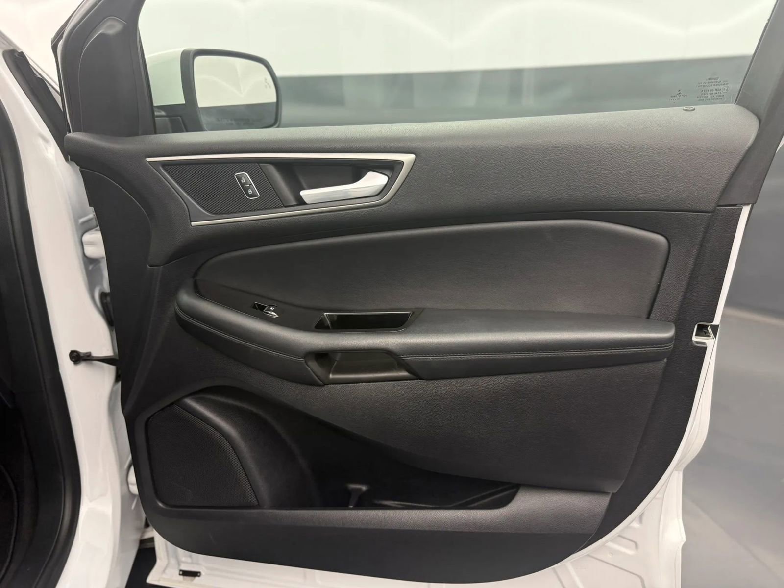 Used 2019 Ford Edge SEL w/ Equipment Group 201A AWD/4WD image 18