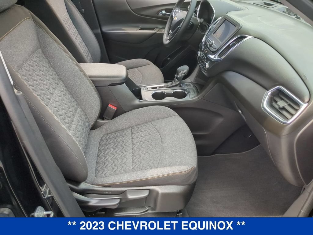 Used 2023 Chevrolet Equinox LT AWD/4WD image 21