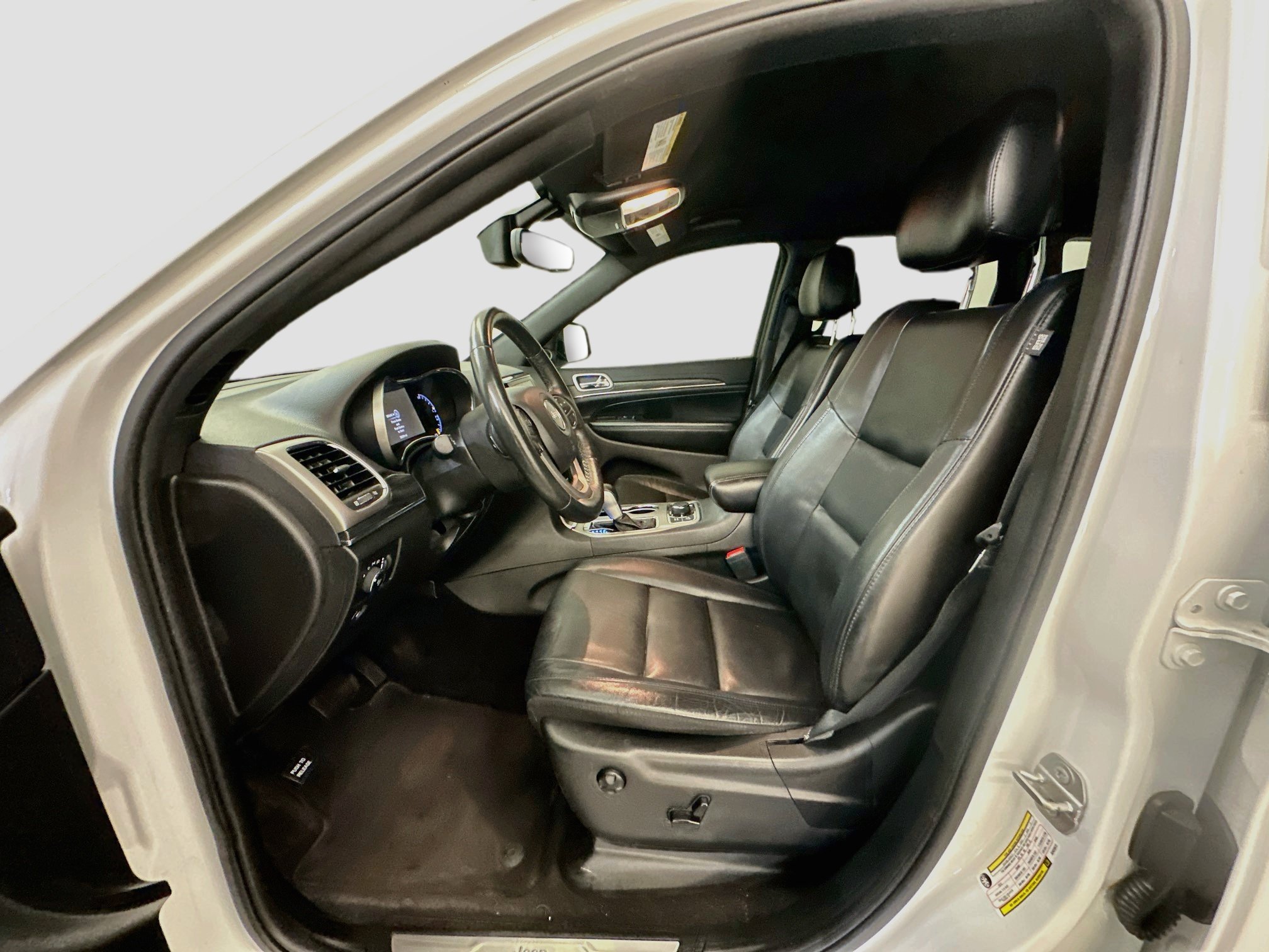 Used 2019 Jeep Grand Cherokee Limited AWD/4WD image 13