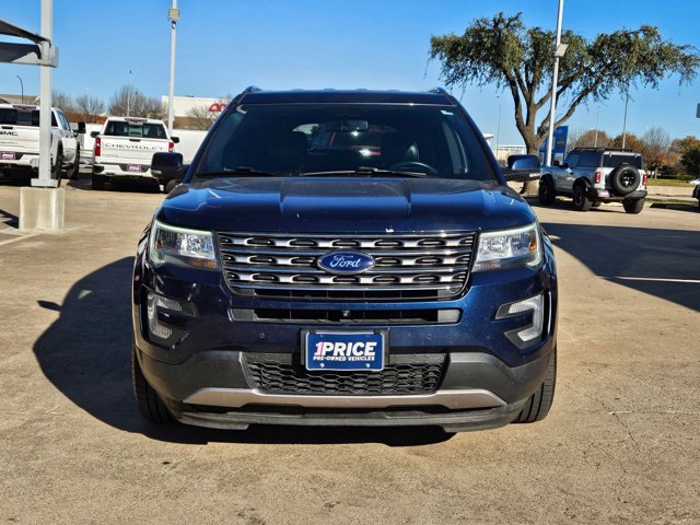 Used 2017 Ford Explorer Limited image 2