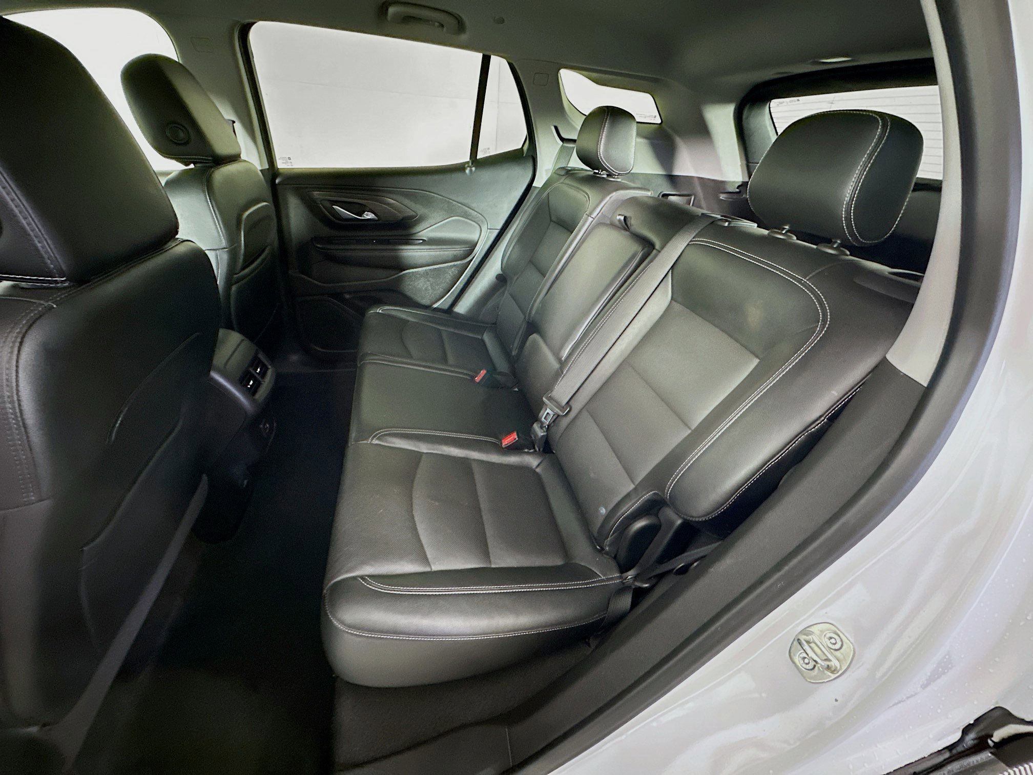 Used 2023 GMC Terrain SLT image 27