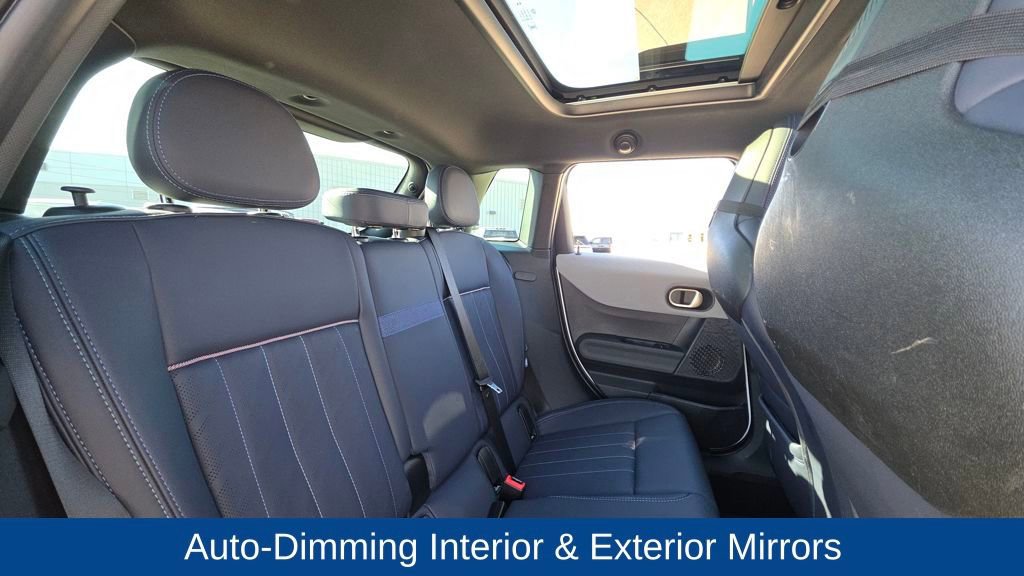 Used 2025 MINI Cooper 4-Door Hardtop image 15