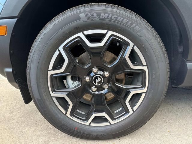 New 2025 Ford Bronco Sport Outer Banks image 3