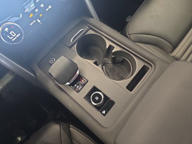 Certified 2025 Land Rover Discovery S AWD/4WD image 29