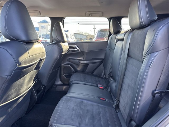 Used 2024 Mitsubishi Outlander SE image 9