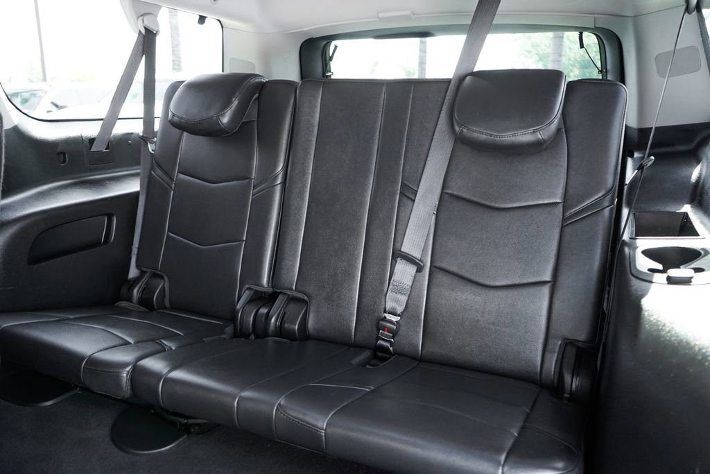 Used 2018 Cadillac Escalade ESV Premium Luxury image 40