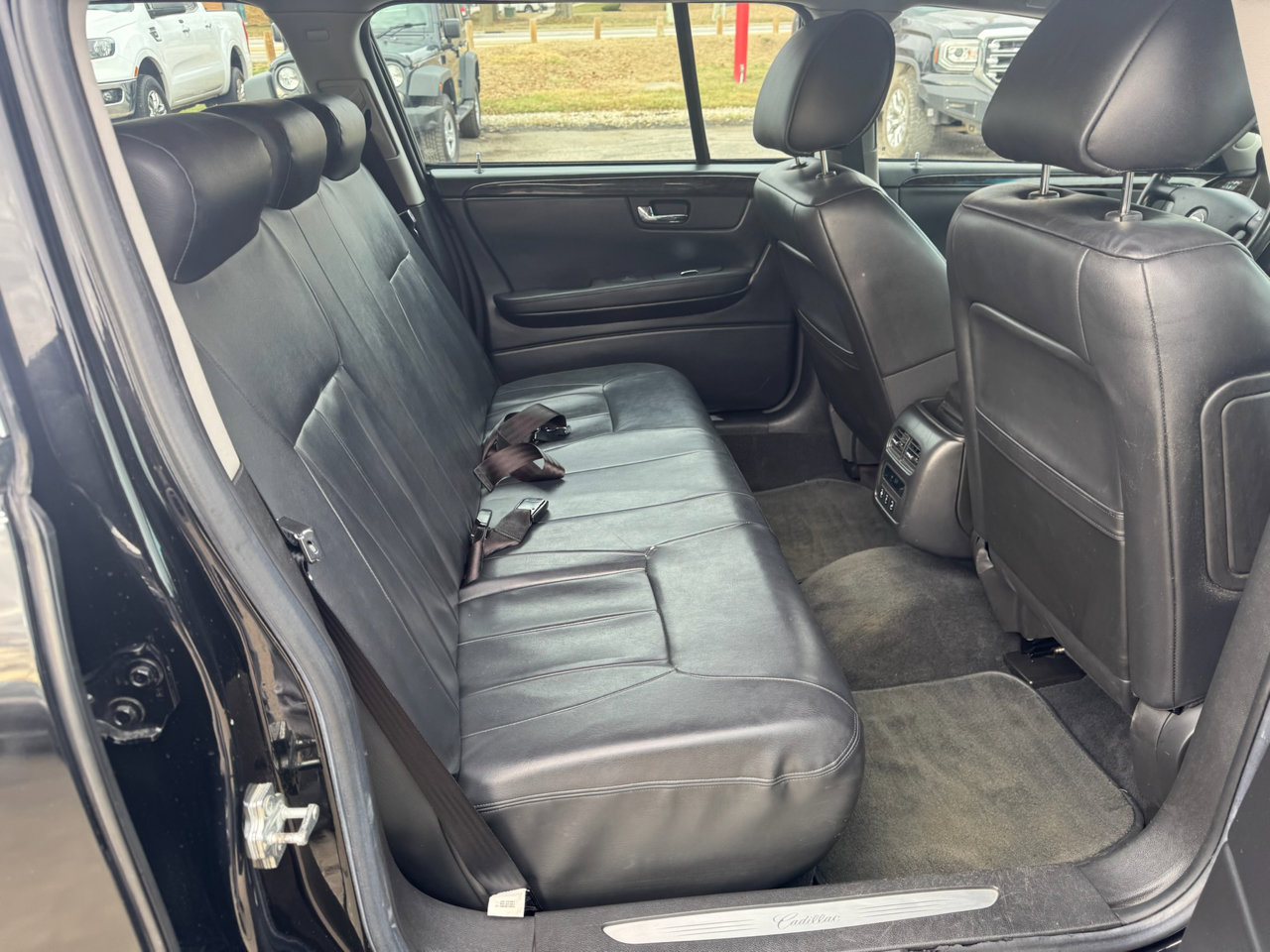 Used 2011 Cadillac DTS Limousine image 23