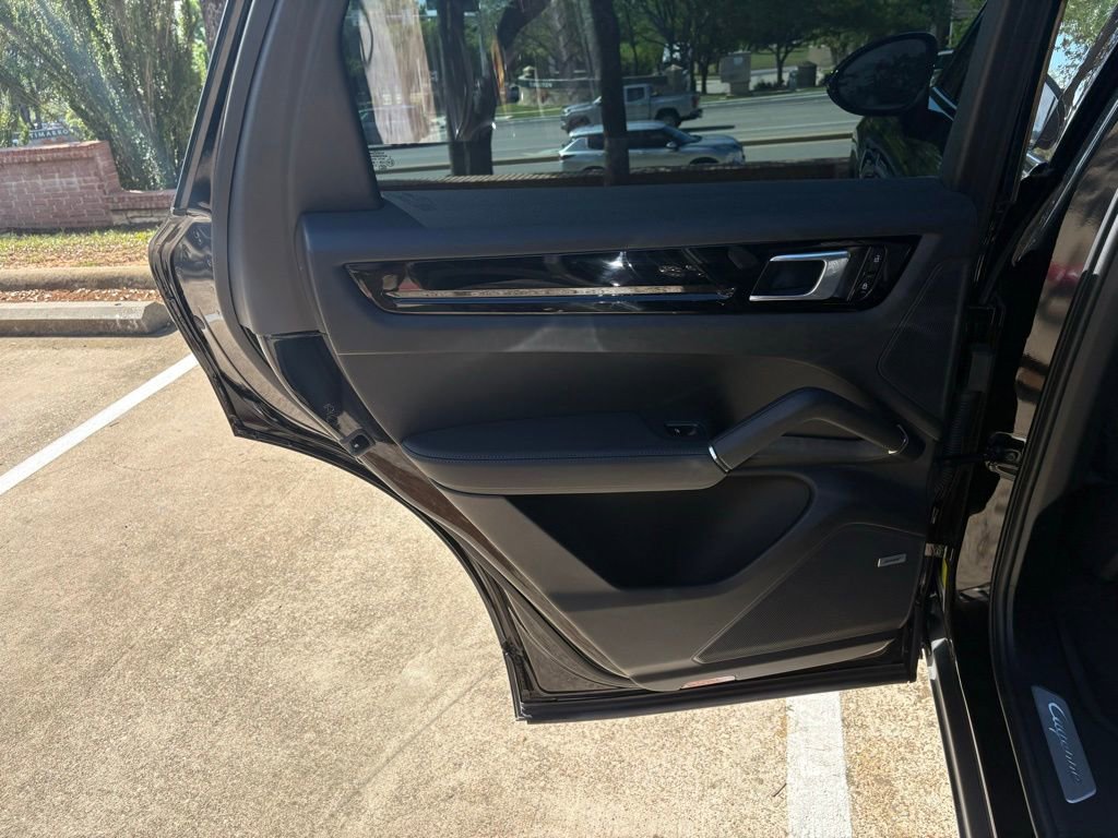 Used 2019 Porsche Cayenne image 15