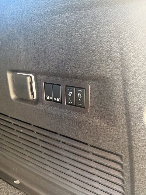 New 2026 GMC Yukon XL Elevation AWD/4WD image 36