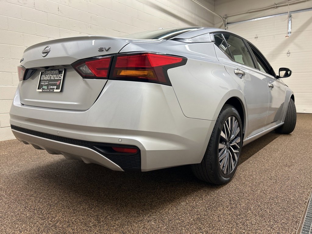 Used 2023 Nissan Altima 2.5 SV image 2