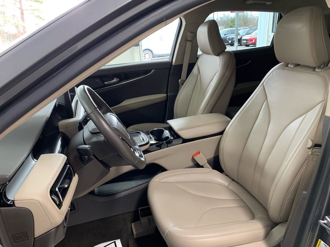 Used 2023 Lincoln Nautilus AWD image 16