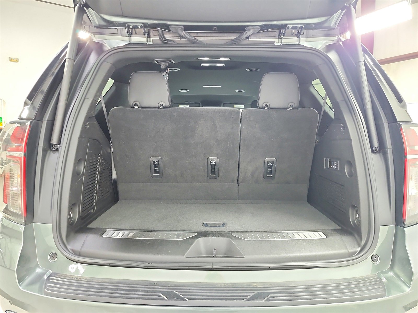 Used 2024 Chevrolet Tahoe Premier image 46