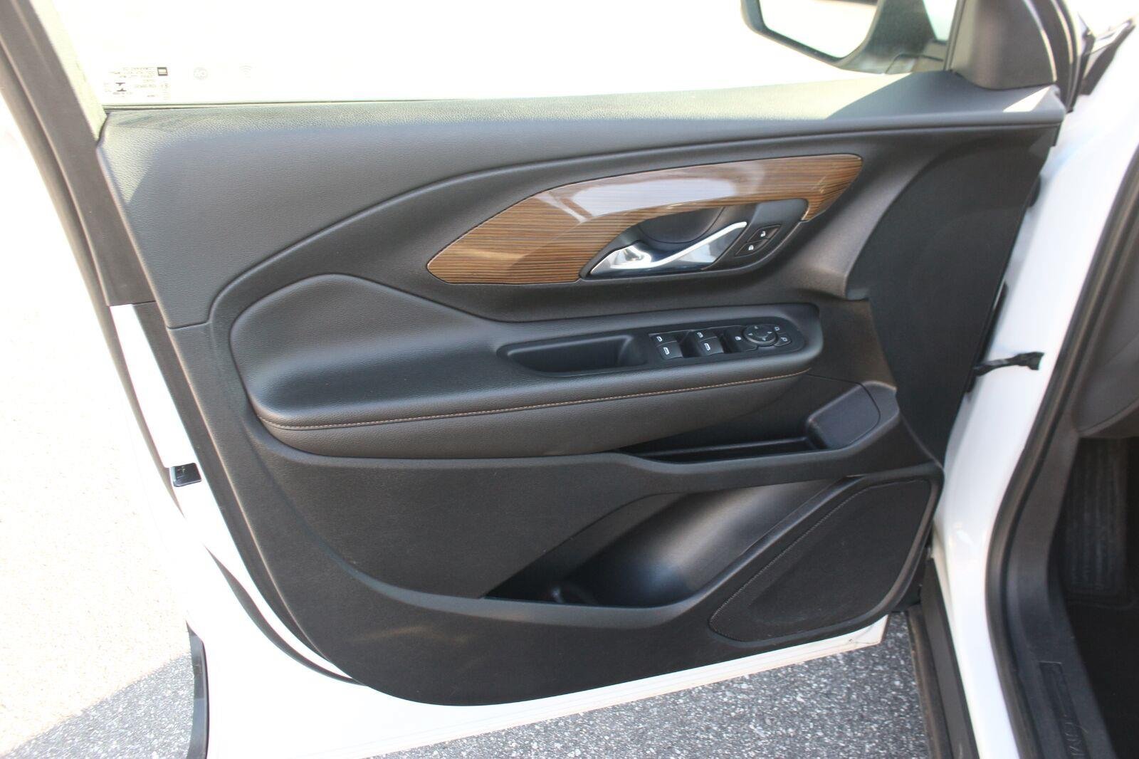 Used 2020 GMC Terrain SLE FWD image 11