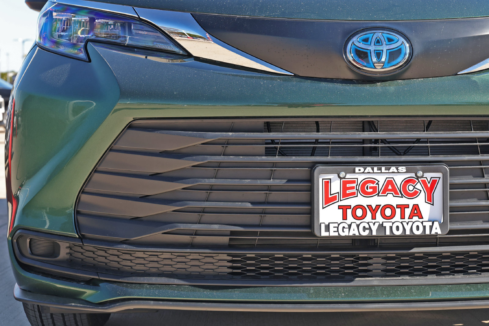 New 2026 Toyota Sienna XLE FWD image 11