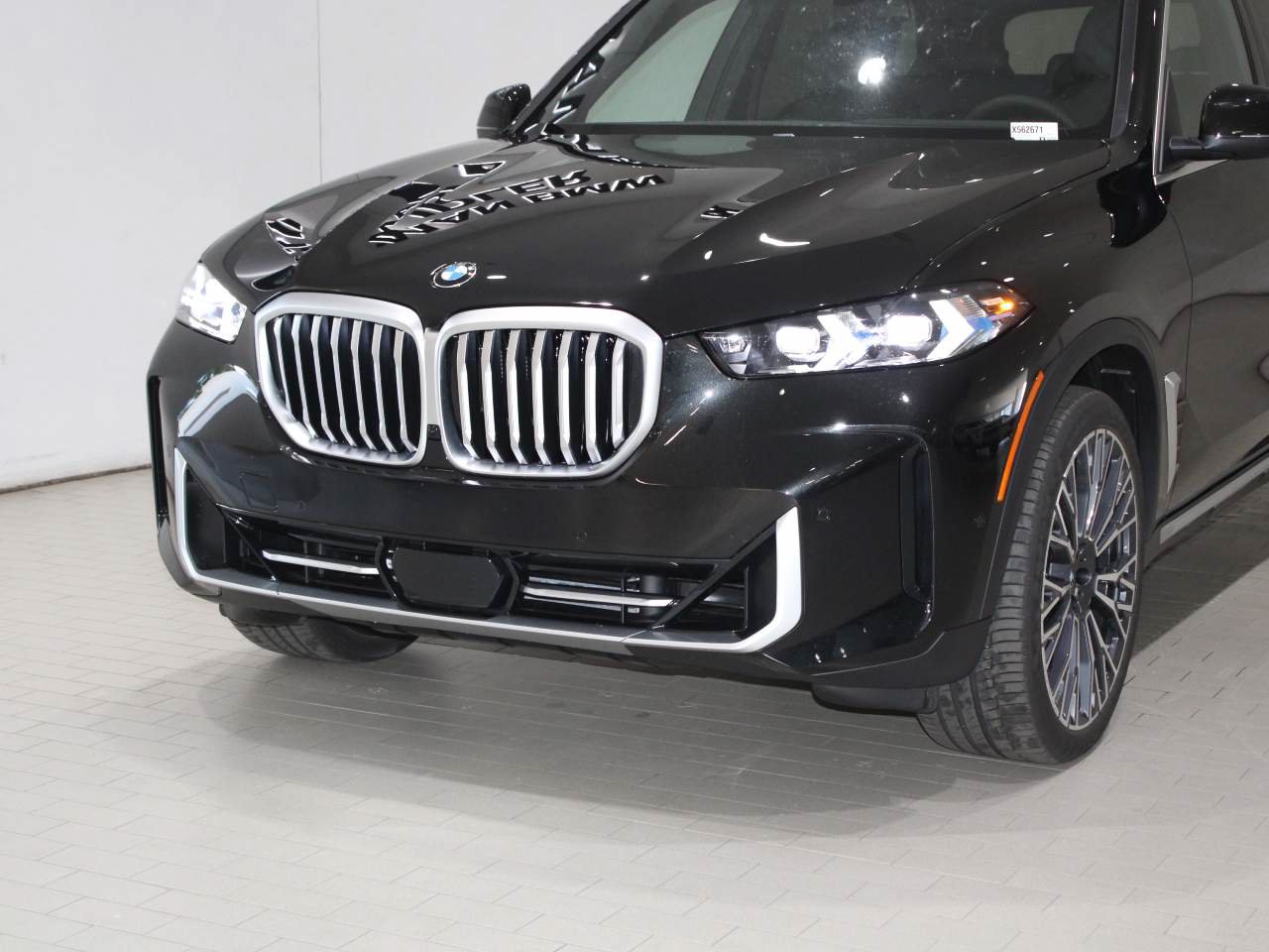 Used 2026 BMW X5 xDrive40i w/ Climate Comfort Package AWD/4WD image 2
