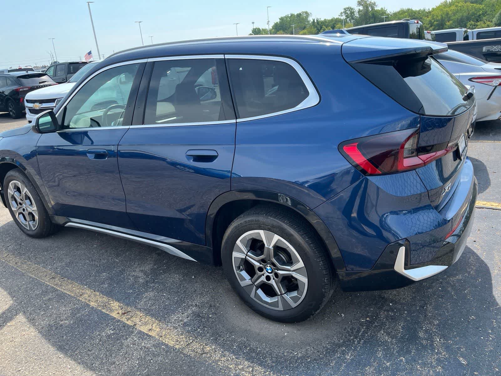 Used 2023 BMW X1 xDrive28i w/ Convenience Package AWD/4WD image 9