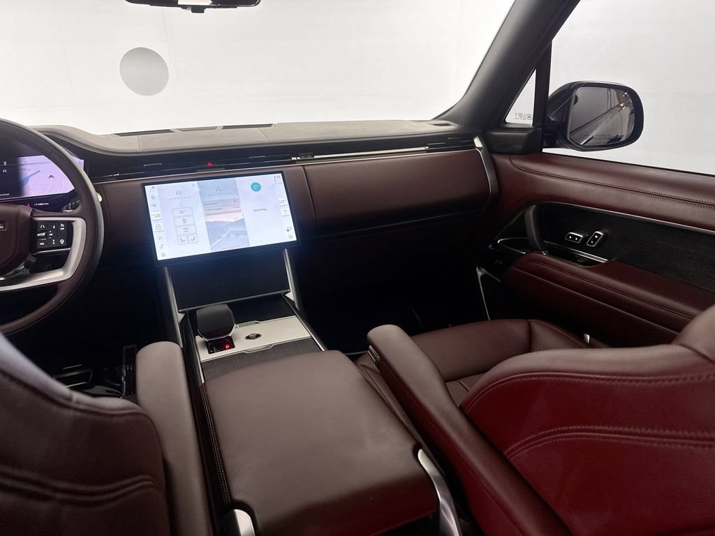Certified 2025 Land Rover Range Rover SE AWD/4WD image 22