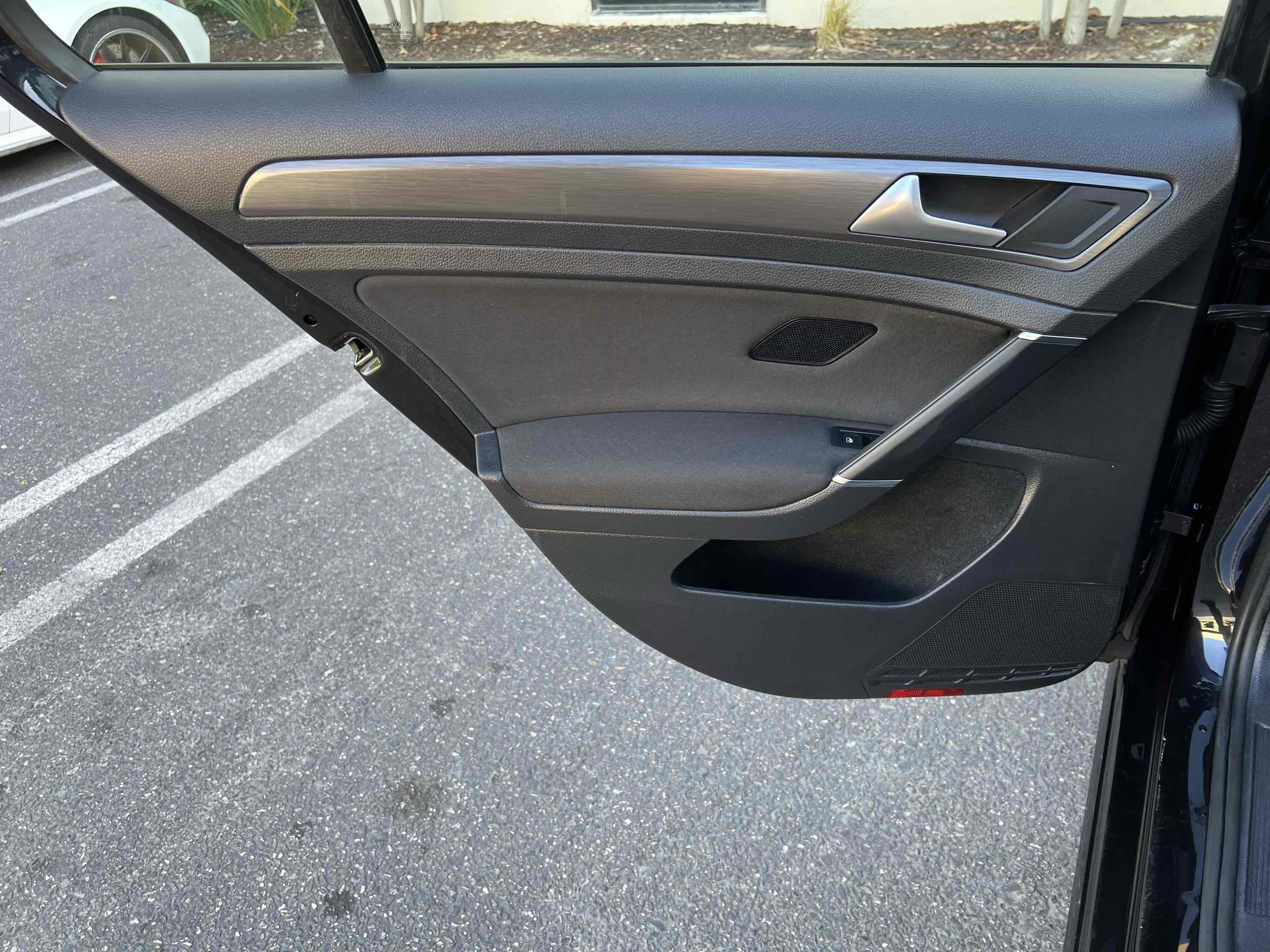 Used 2019 Volkswagen e-Golf SE w/ Driver Assistance Package FWD image 61