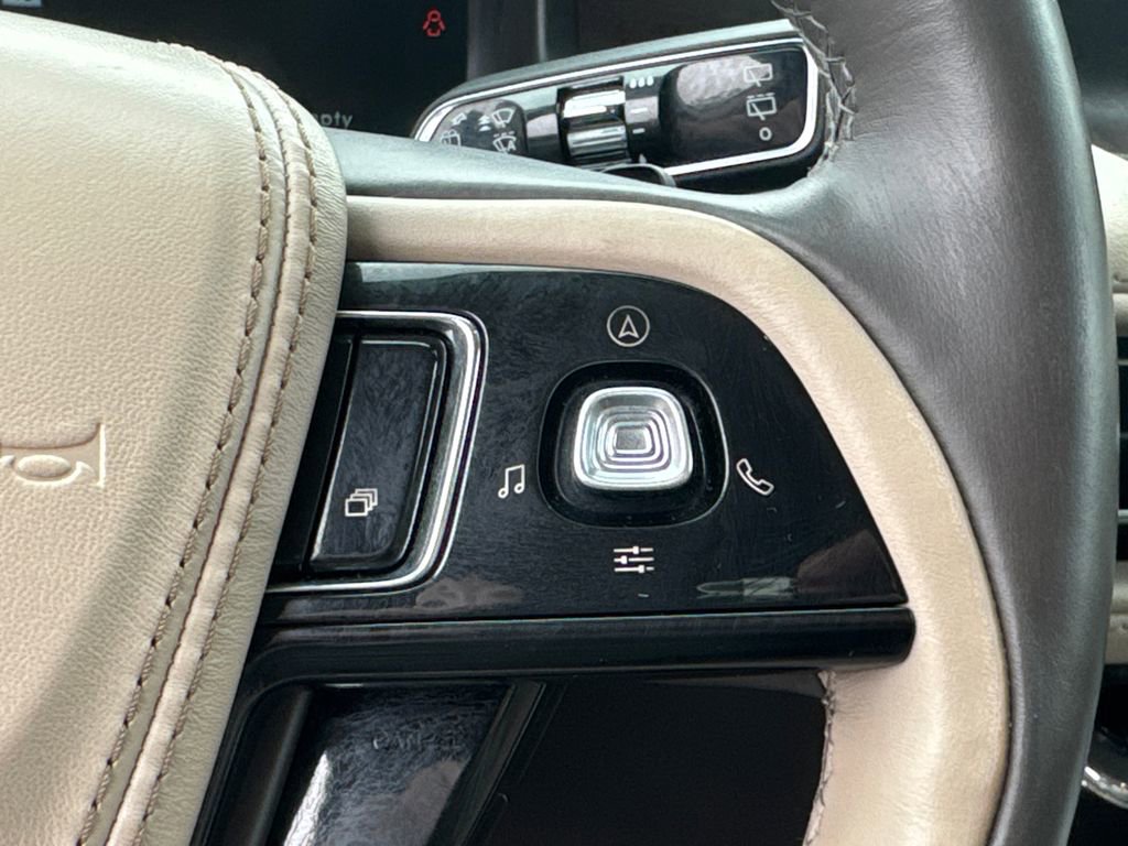 Used 2020 Lincoln Aviator Reserve w/ Equipment Group 202A AWD/4WD image 27