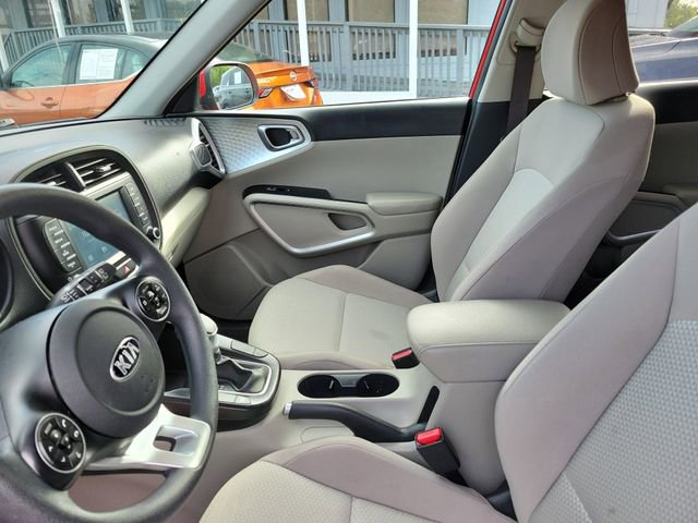 Used 2020 Kia Soul LX FWD image 13