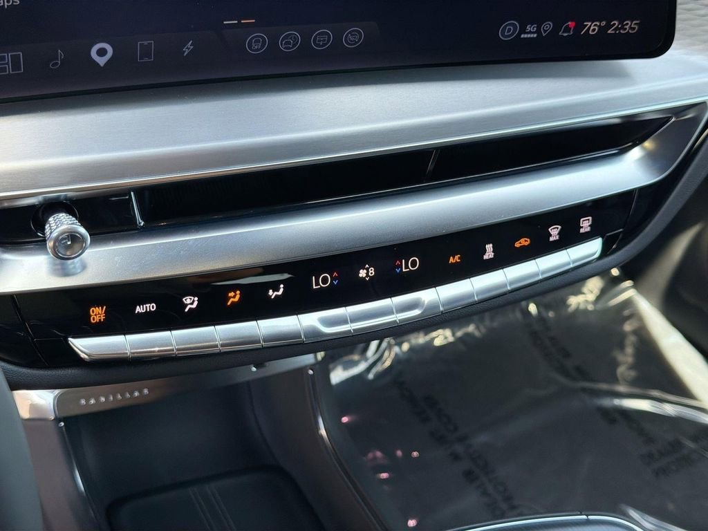 Used 2026 Cadillac Lyriq V w/ Exterior Carbon Fiber Package AWD/4WD image 12