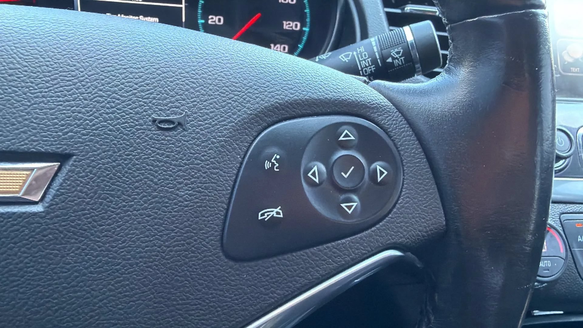 Used 2019 Chevrolet Impala LT FWD image 11