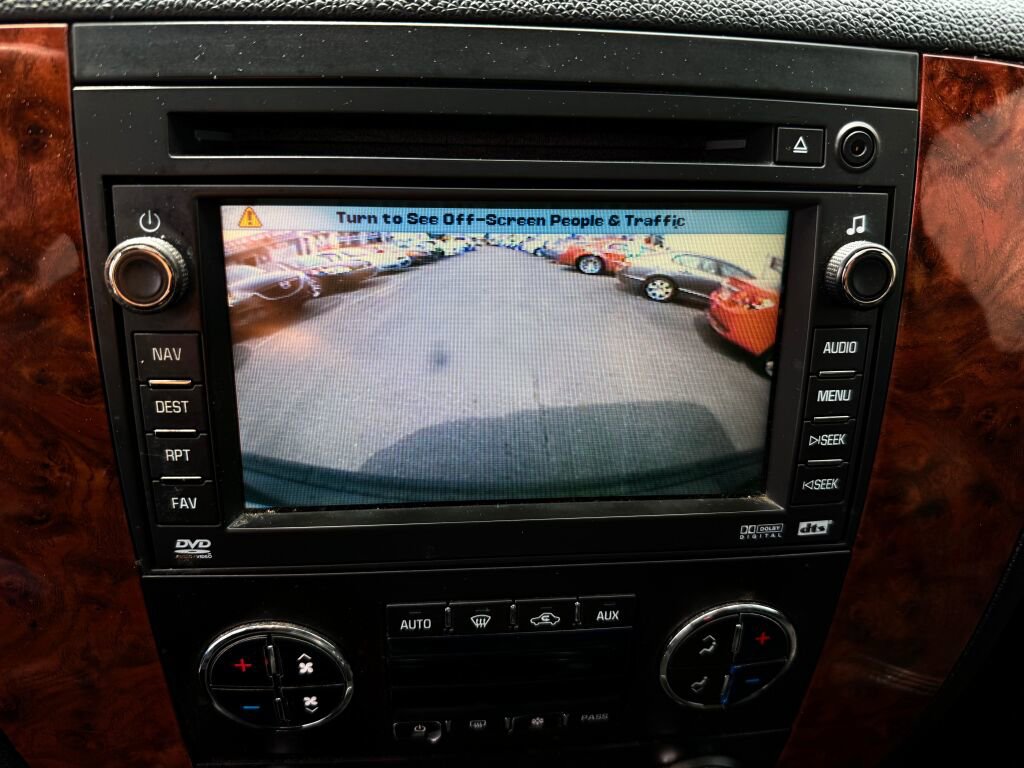 Used 2007 Chevrolet Tahoe LTZ w/ LTZ Preferred Equipment Group AWD/4WD image 14