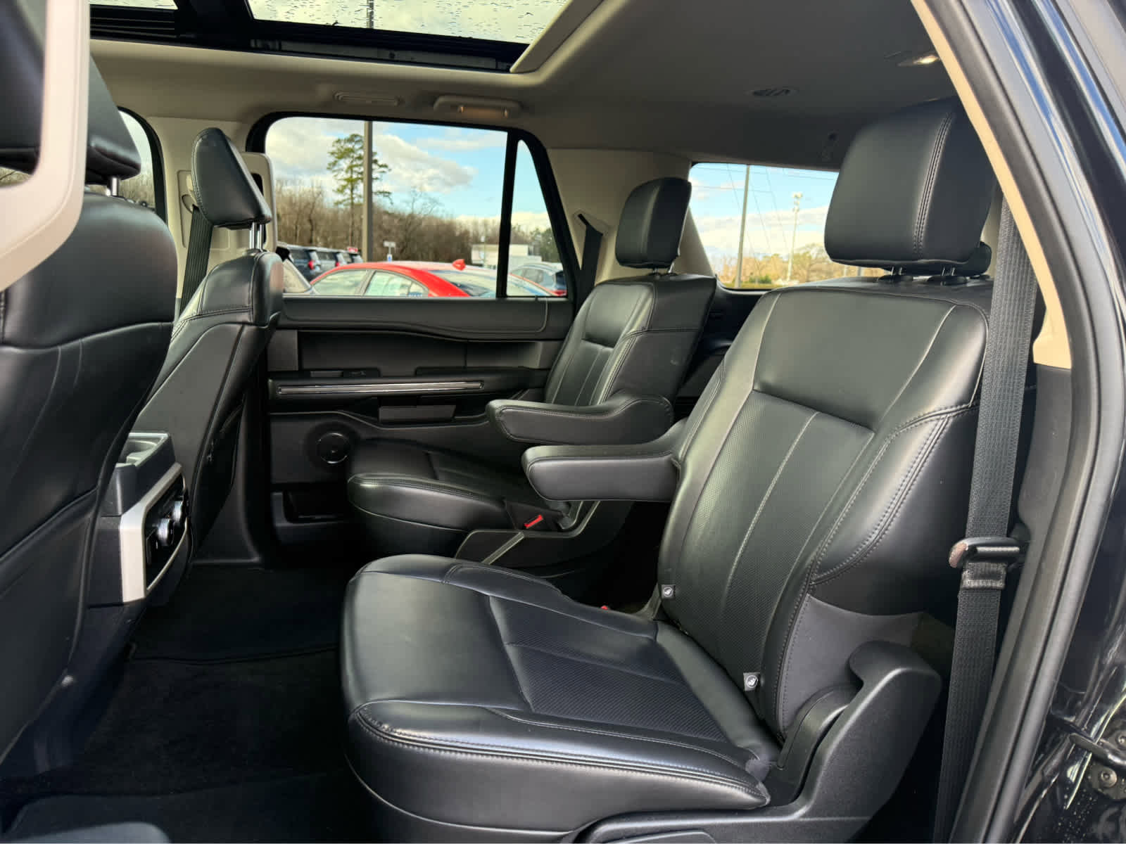 Used 2022 Ford Expedition Max XLT image 10