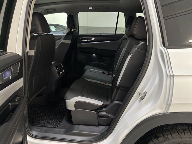 New 2026 Volkswagen Atlas Peak Edition image 22