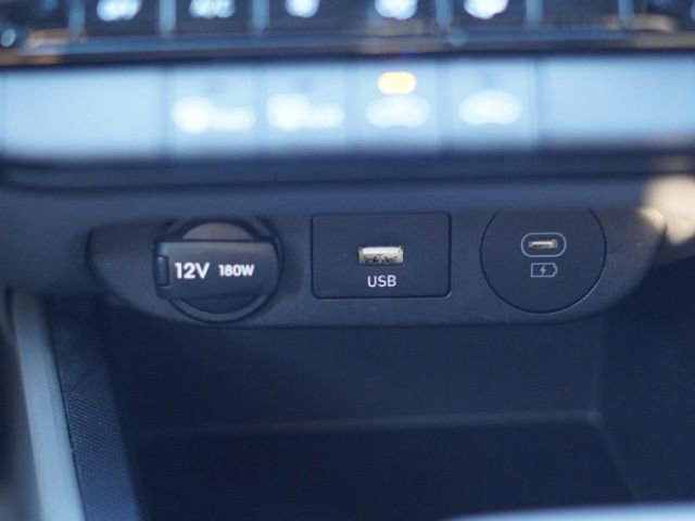 Used 2024 Hyundai Elantra Blue FWD image 26