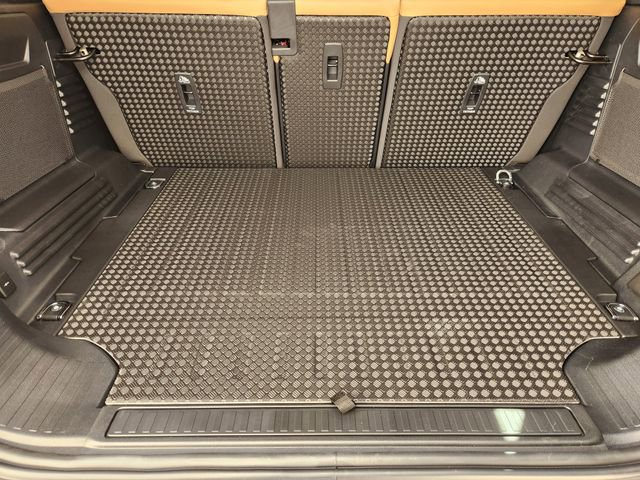 Used 2026 Land Rover Defender 110 S image 22