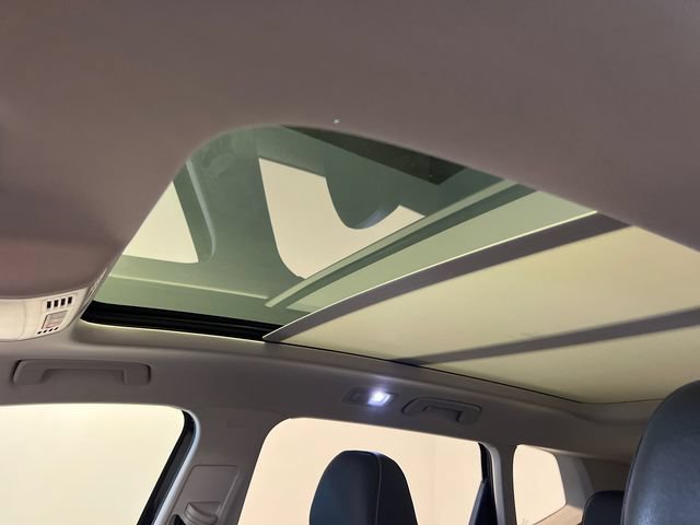 Certified 2023 Volkswagen Taos SE FWD image 28