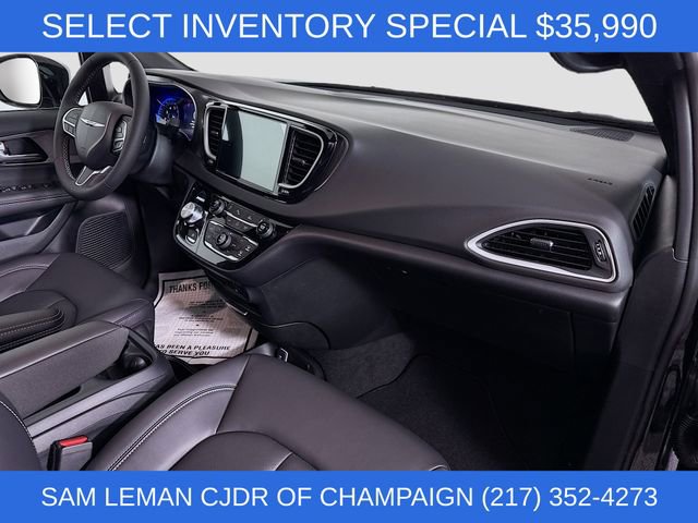 New 2026 Chrysler Voyager LX FWD image 29