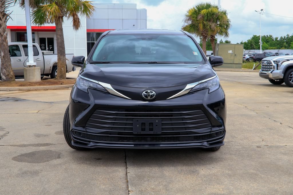 Used 2026 Toyota Sienna LE FWD image 29