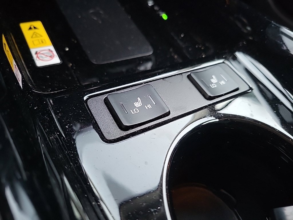 Used 2021 Toyota Prius Prime XLE FWD image 9