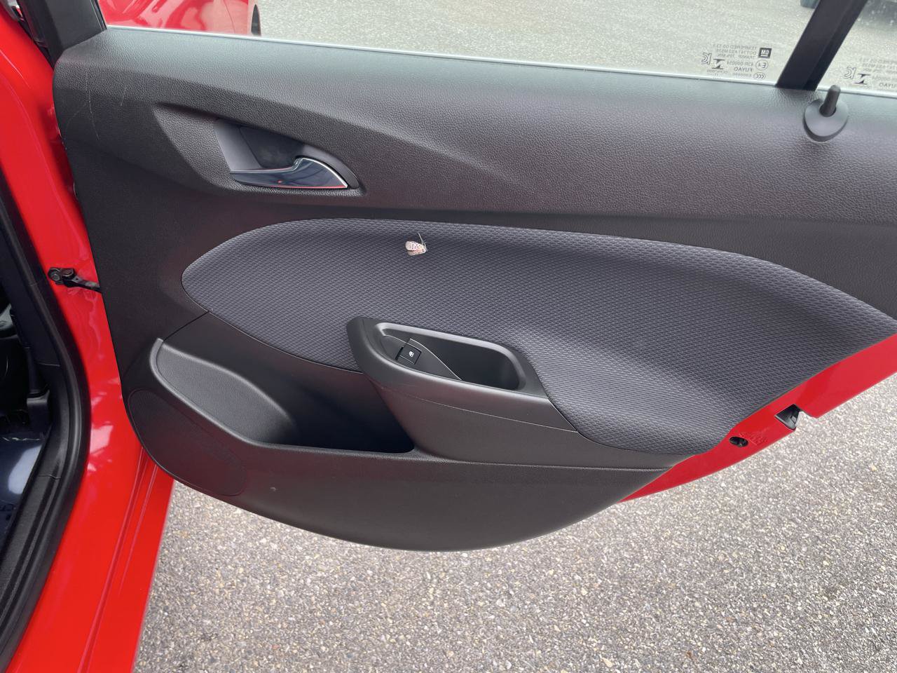 Used 2018 Chevrolet Cruze LT FWD image 40