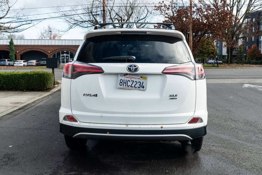 Used 2018 Toyota RAV4 XLE image 5